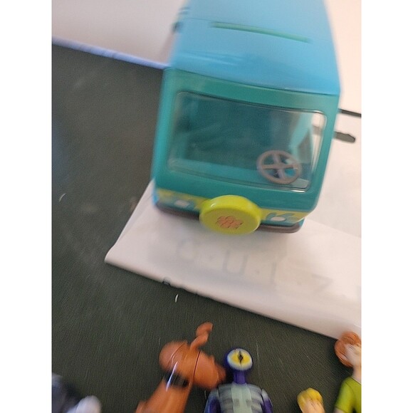 Scooby Doo The Mystery Machine Van Lot Figures Monsters villains Fred Shaggy - Picture 7 of 8